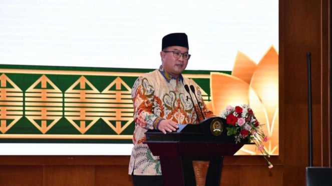 Ketua Umum Ikatan Cendekiawan Muslim se-Indonesia (ICMI) Prof. Arif Satria
